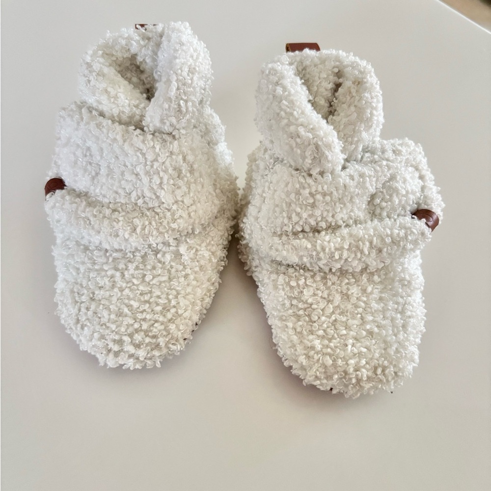 Goumikids Baby Faux Shearling  Cozy Sherpa Boots Size 6-12 months